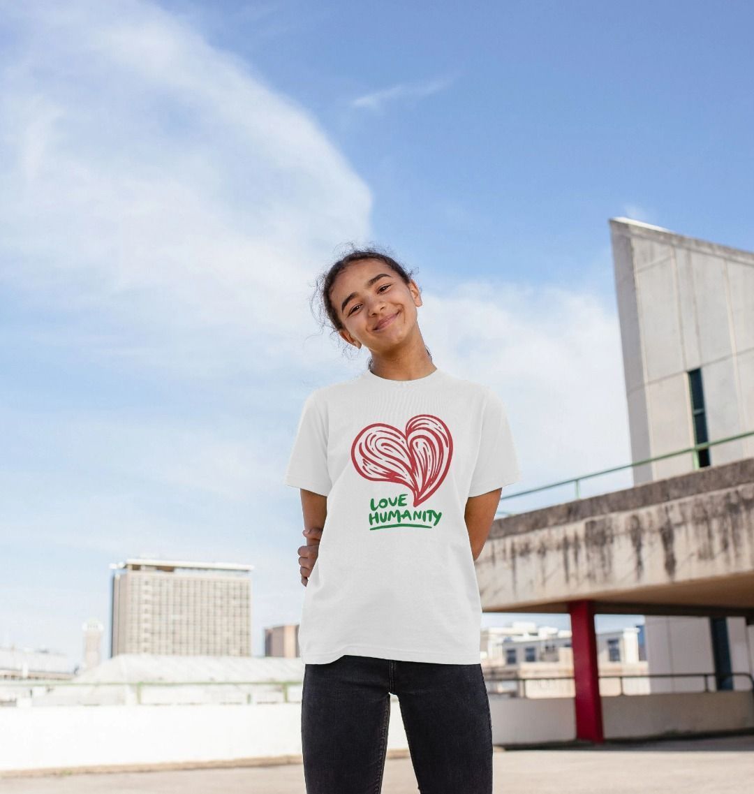 Love Humanity - T-Shirt