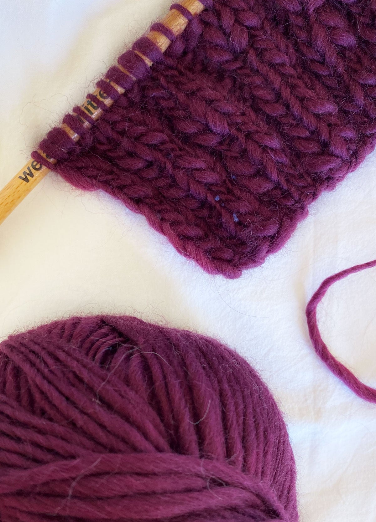 The Wave Wool Bordeaux 4 The Wave Wool Bordeaux