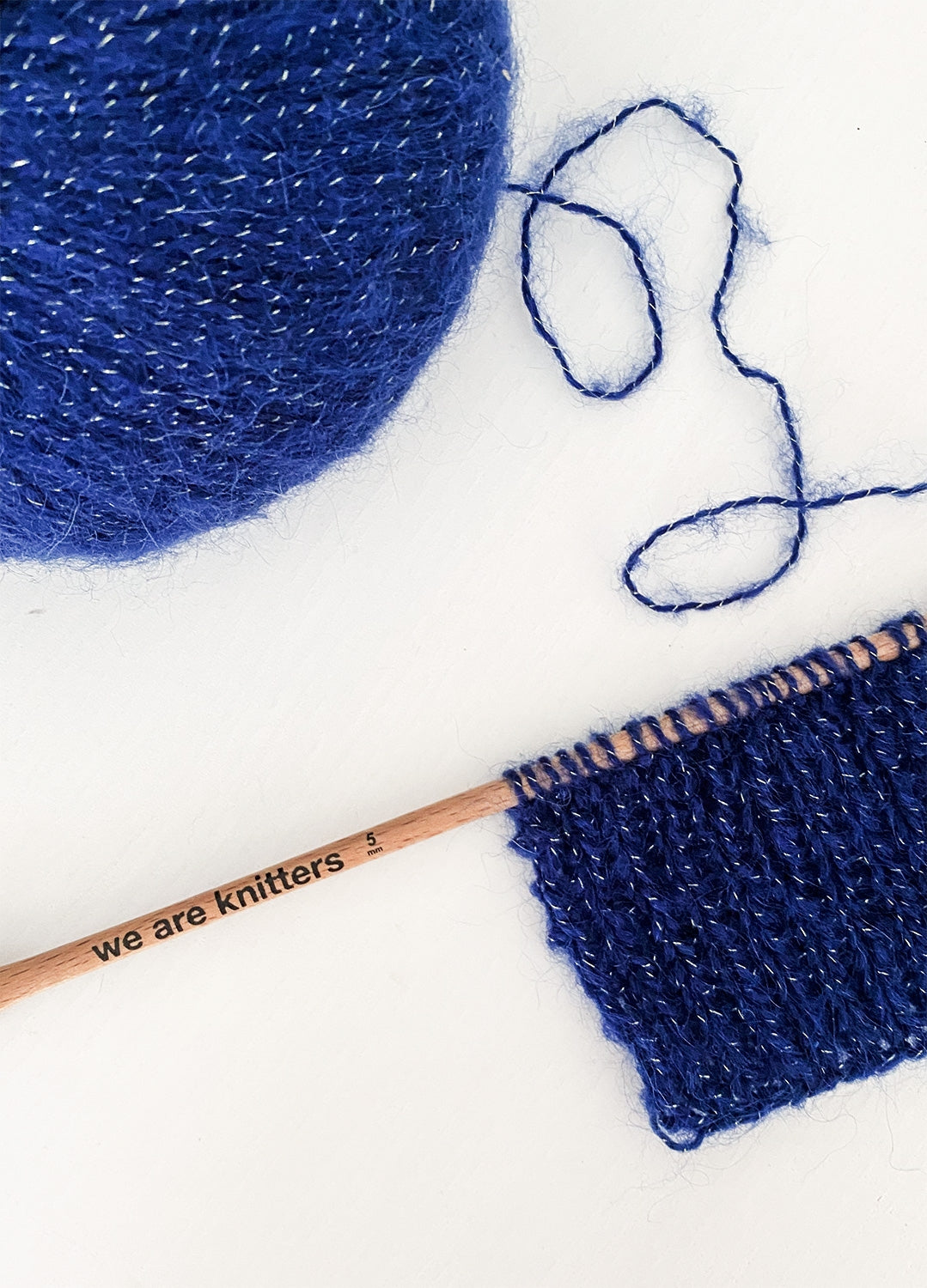 The Bling Bling Yarn Navy Blue 3 The Bling Bling Yarn Navy Blue